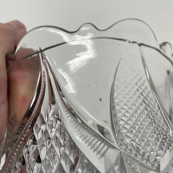 Vintage Early American Pressed Glass biscuit jar- without lid - Picture 10 of 10